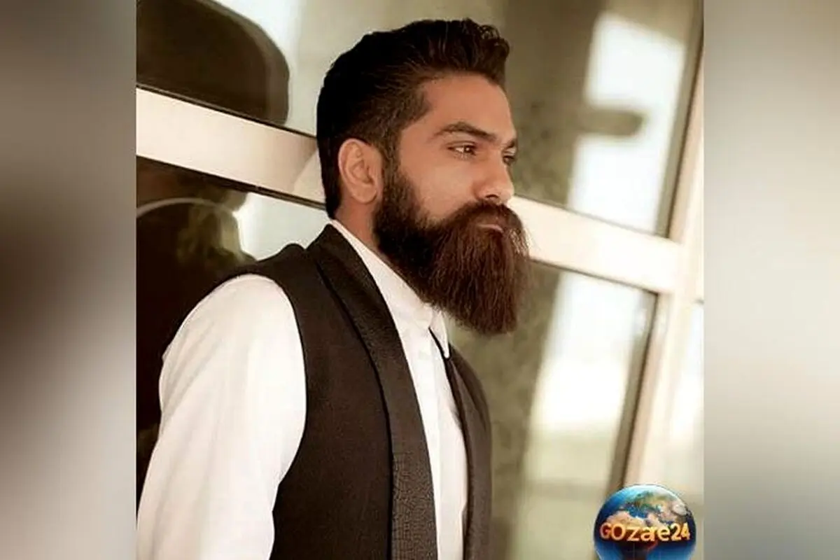 علی زندوکیلی با تیپ دهه 60 و شلوار گشاد در صفحه مجازی؛ شوخی بامزه و جذاب او با استایل نوستالژیک