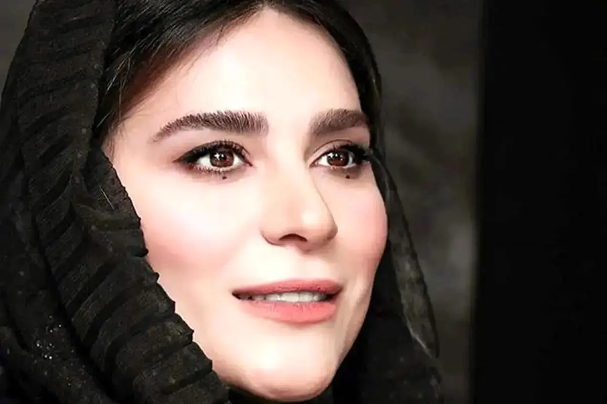 خانه رویایی سحر دولتشاهی با طراحی باروک، تزئینات گچی و عتیقه‌جات نفیس