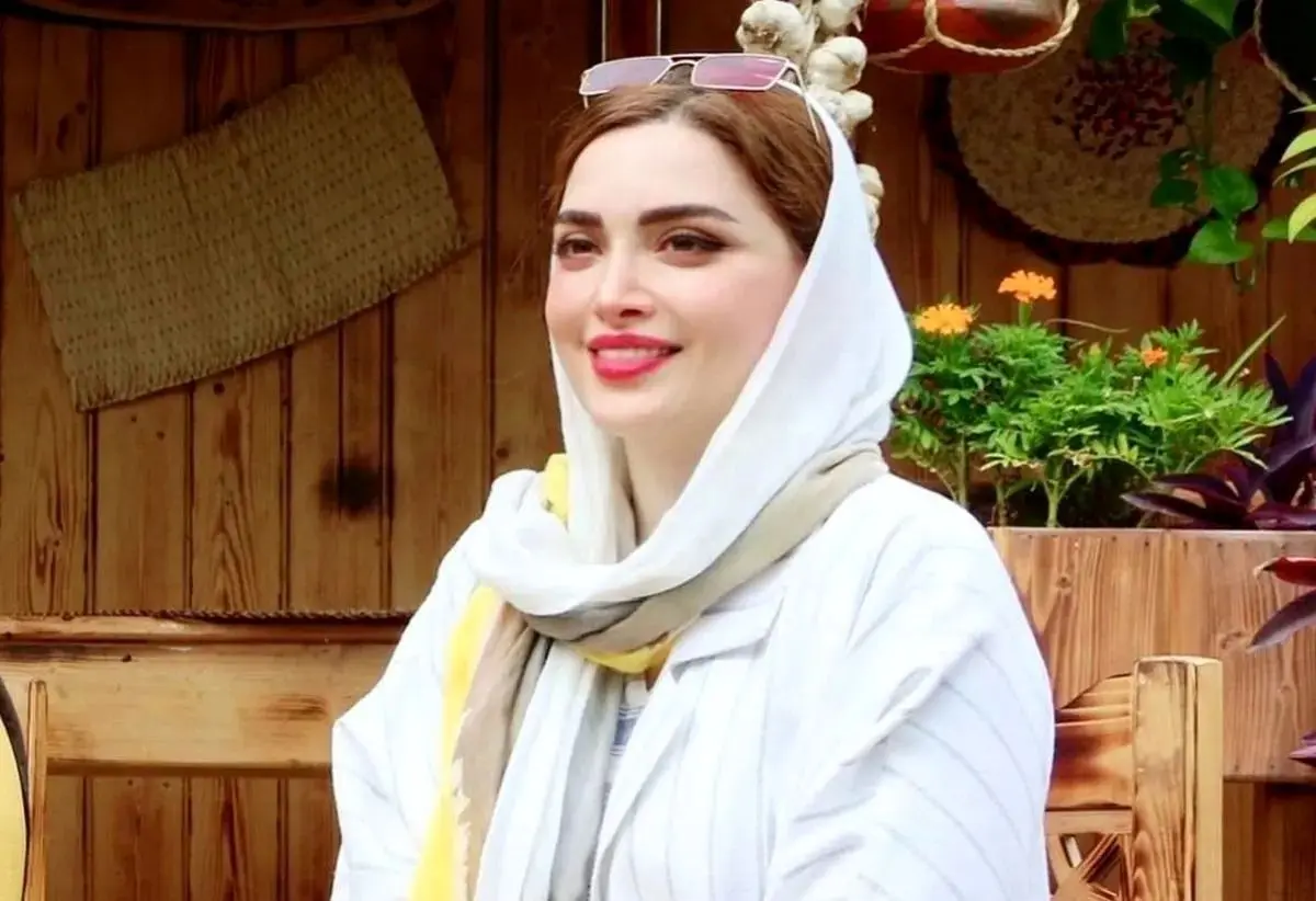 تصاویر دیدنی از بهنوش طباطبایی و نرگس آبیار در نمایشگاه کتاب + لحظاتی خاص و هنری