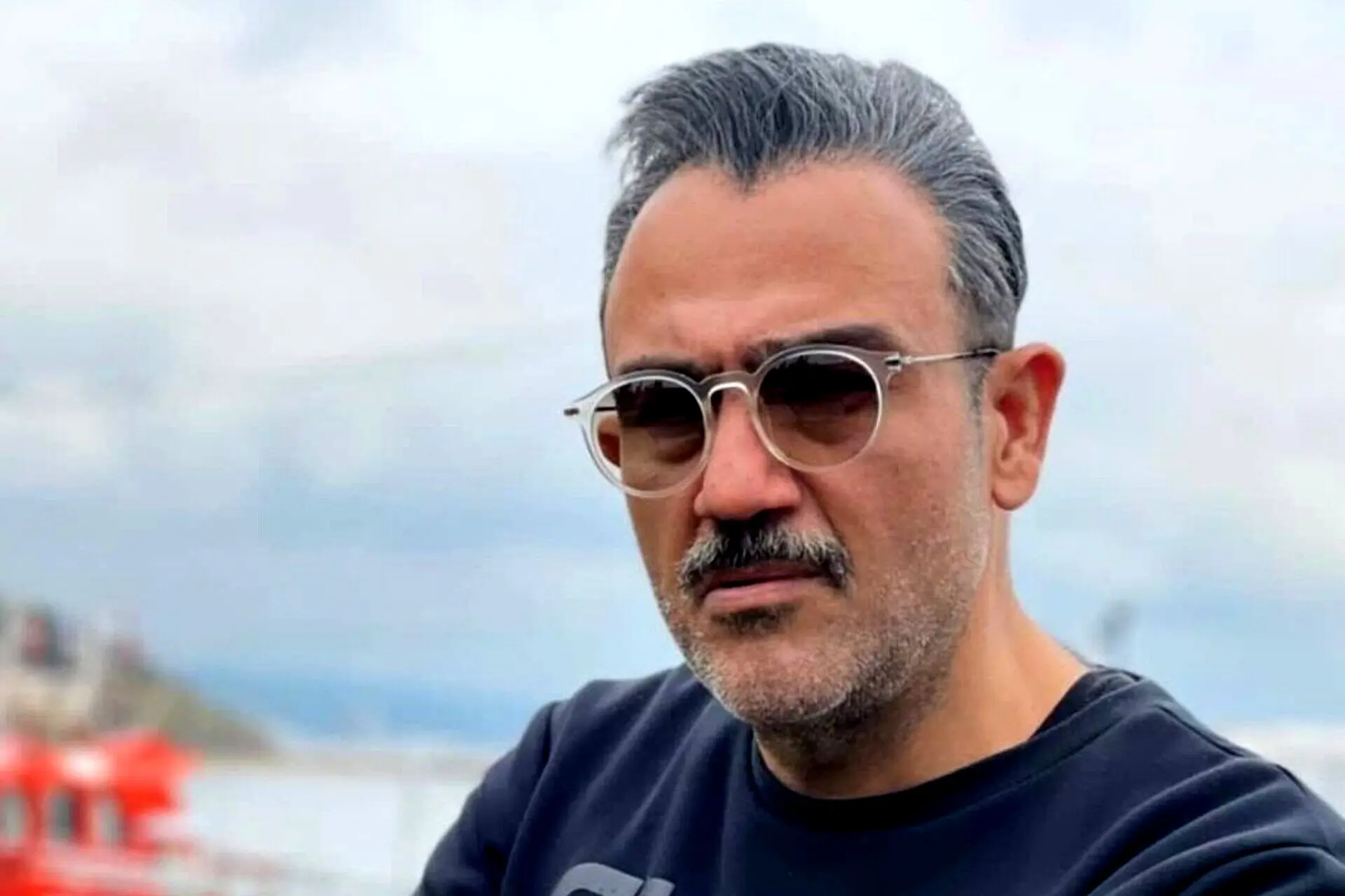"حمله تند مهران غفوریان به اسنپ و رانندگانش"؛مهران غفوریان از مشکلات اسنپ و رانندگانش انتقاد کرد.