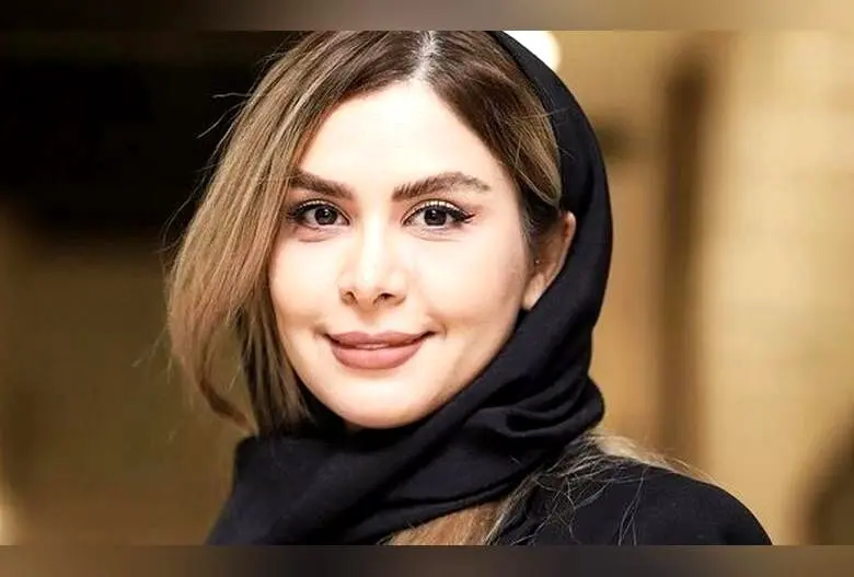 نجمه جودکی با سلفی بدون آرایش در آسانسور خانه‌اش نشان داد چطور طبیعی و بی‌تکلف است