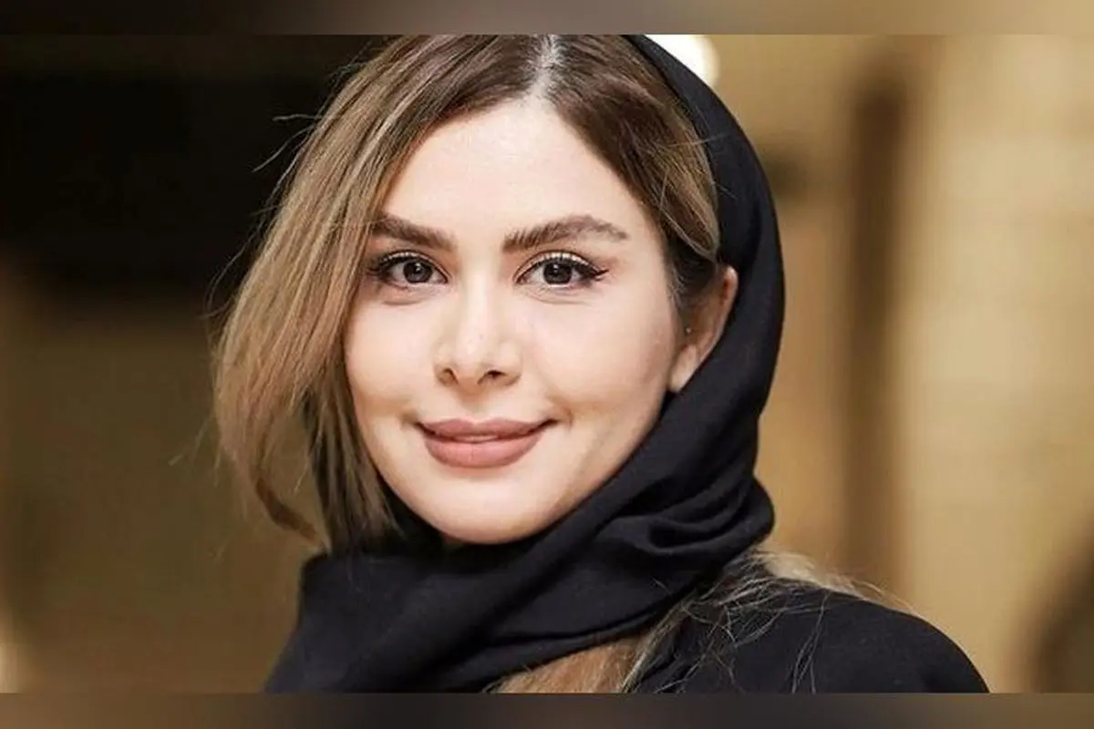 نجمه جودکی با سلفی بدون آرایش در آسانسور خانه‌اش نشان داد چطور طبیعی و بی‌تکلف است