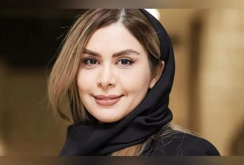 نجمه جودکی با سلفی بدون آرایش در آسانسور خانه‌اش نشان داد چطور طبیعی و بی‌تکلف است