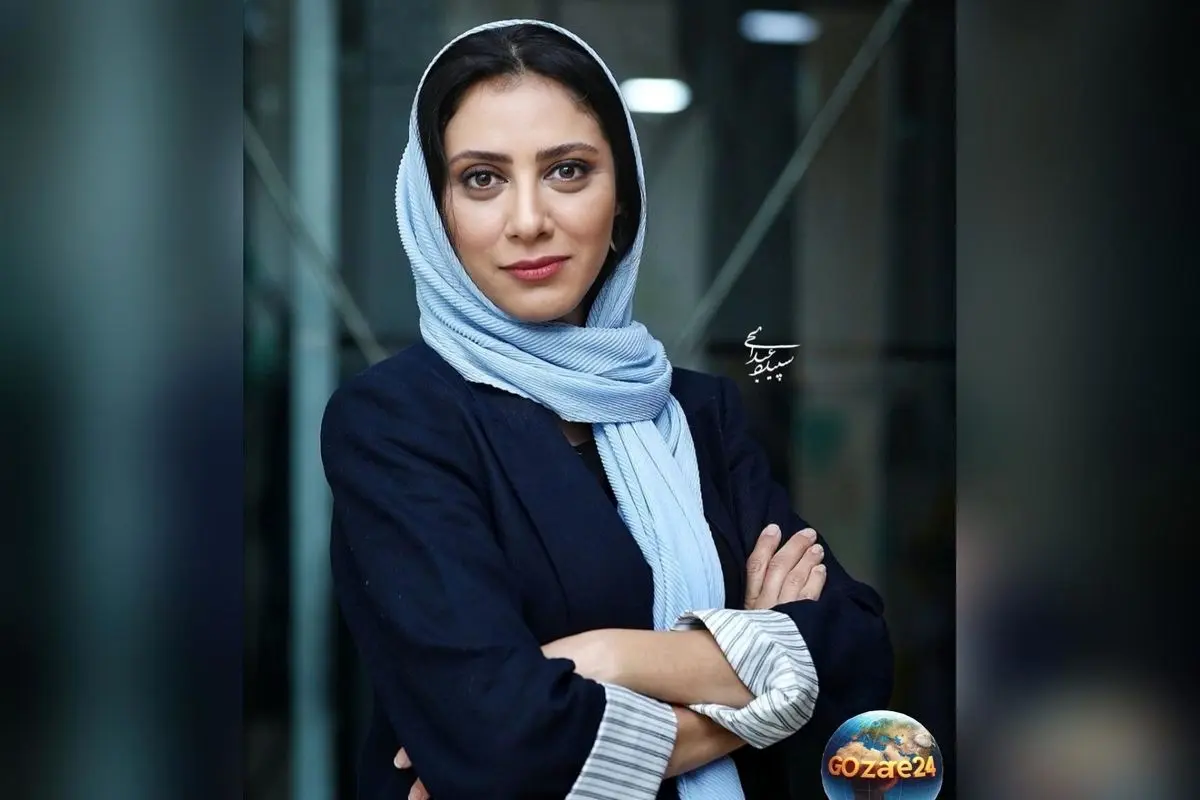 مونا فرجاد با استایل جذاب و تو دل برو در پافر چرم کوتاه در جدیدترین استوری اینستاگرام خود