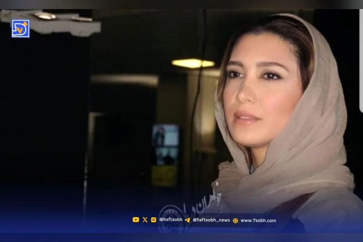 نیکی مظفری در آخرین شب اجرای نمایش «زن بورهای حوالی آزادی» در تماشاخانه هما با حضور پرشور