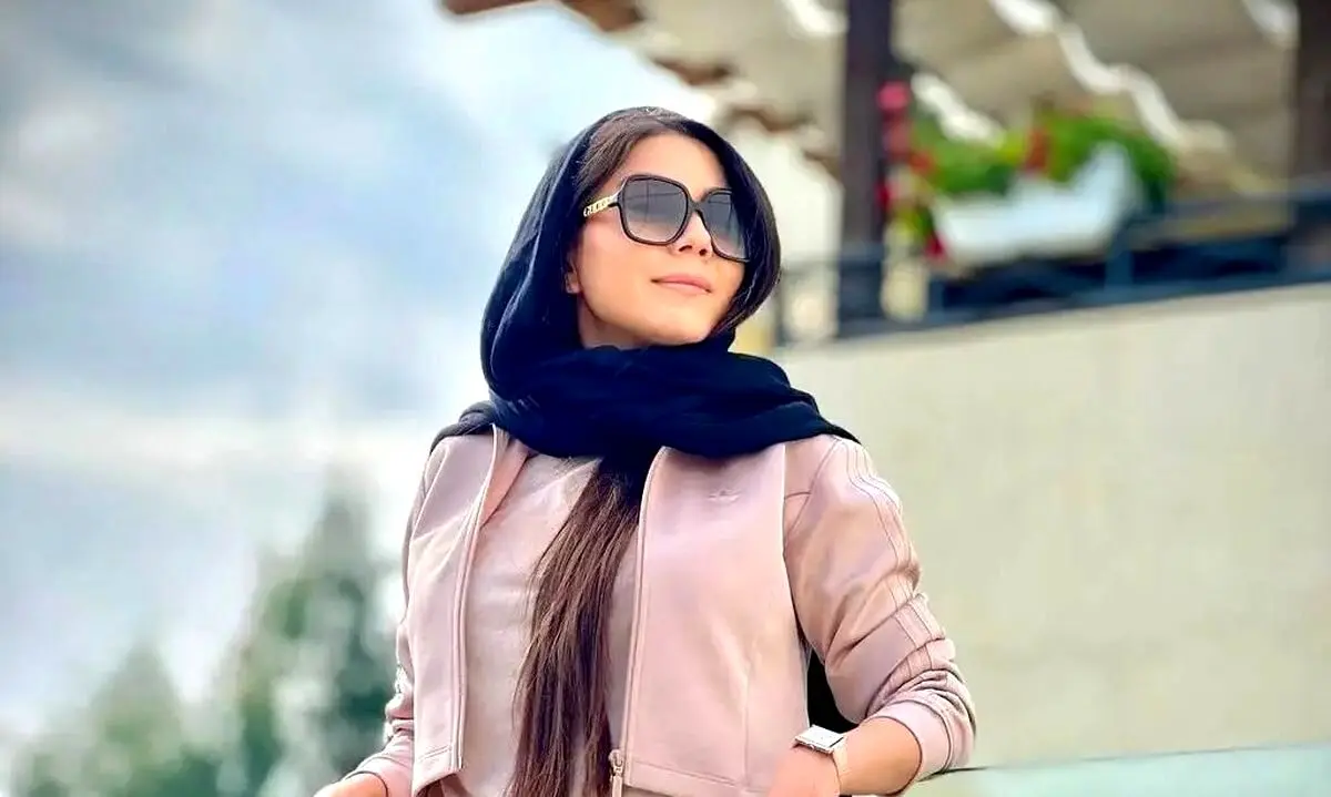 تصویر خانوادگی آزاده زارعی بازیگر آوای باران و لحظاتی خاص با خانواده