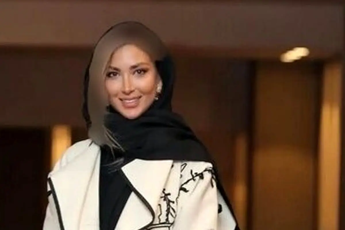 عکس چیدمان ساده و شیک میز ناهارخوری مینا مختاری، همسر بهرام رادان، با گل آنتوریوم و استوری جدید او