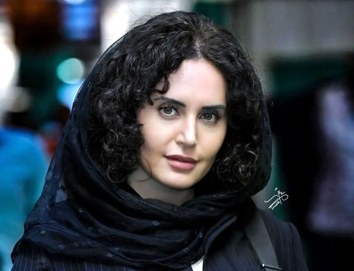 خانه لوکس الناز شاکردوست با ترکیب هنر مدرن و فرش ایرانی، مقایسه‌ای جذاب با خانه‌های ستارگان فوتبال
