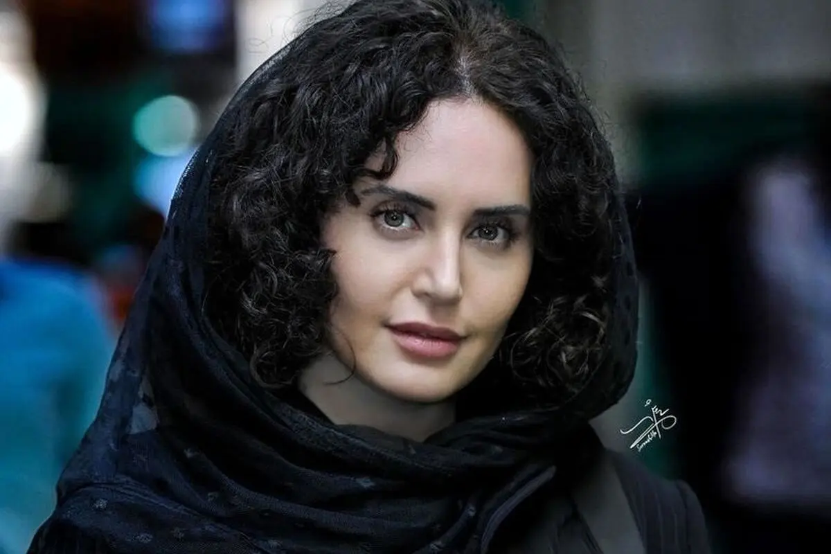 خانه لوکس الناز شاکردوست با ترکیب هنر مدرن و فرش ایرانی، مقایسه‌ای جذاب با خانه‌های ستارگان فوتبال