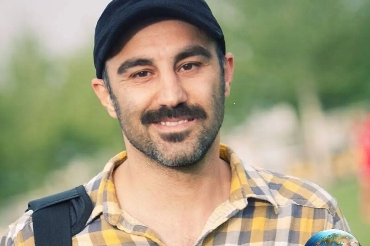 نگاهی به استایل دهه شصتی محسن تنابنده بازیگر محبوب سریال پایتخت با موهای کفتری و سیبیلی دوچرخه‌سوار