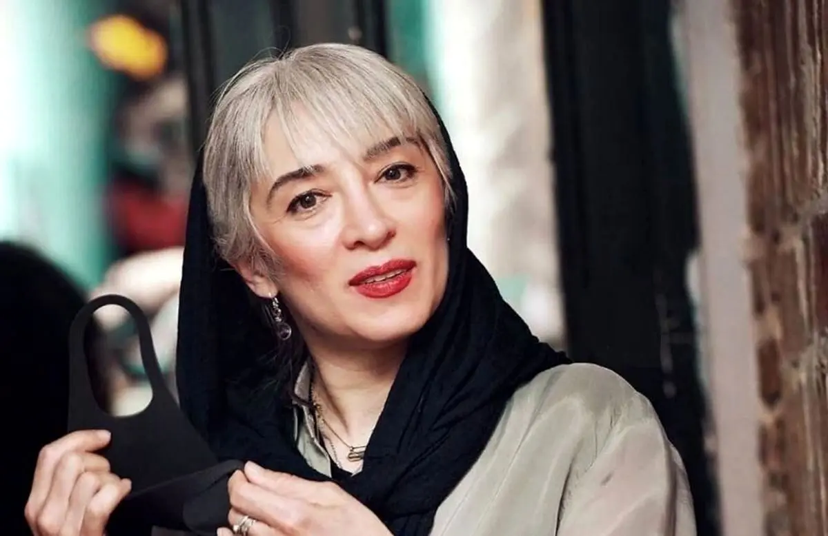 خانه متفاوت و آرام پانته‌آ پناهی‌ها با مبلمان لاجوردی و کنده‌کاری‌های هنری؛ نگاهی به دکوراسیون خاص بازیگر تاسیان