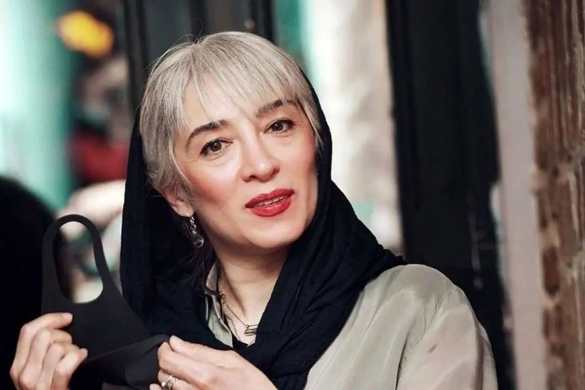 خانه متفاوت و آرام پانته‌آ پناهی‌ها با مبلمان لاجوردی و کنده‌کاری‌های هنری؛ نگاهی به دکوراسیون خاص بازیگر تاسیان