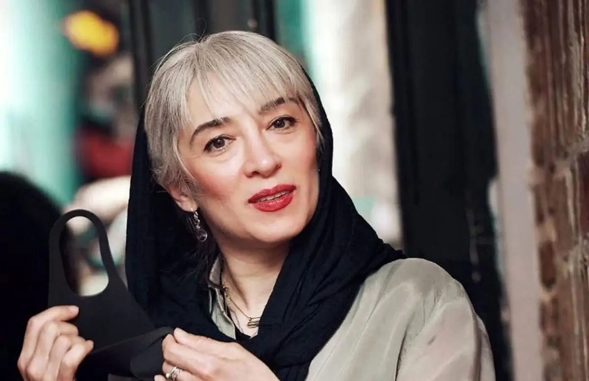 خانه متفاوت و آرام پانته‌آ پناهی‌ها با مبلمان لاجوردی و کنده‌کاری‌های هنری؛ نگاهی به دکوراسیون خاص بازیگر تاسیان