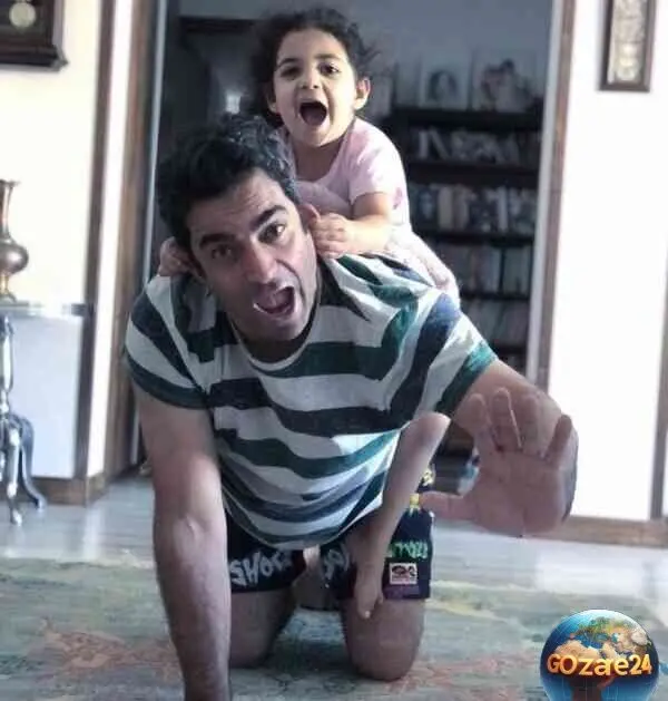 ساعت دیواری منوچهر هادی با طراحی خاص و معنادار نماد عشق او به سوفیا + عکس