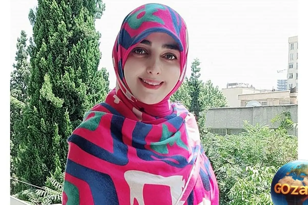 تصویر لوکس و دلباز آشپزخانه ستاره سادات قطبی با کابینت‌های سفید و سینک پر از ظروف + عکس