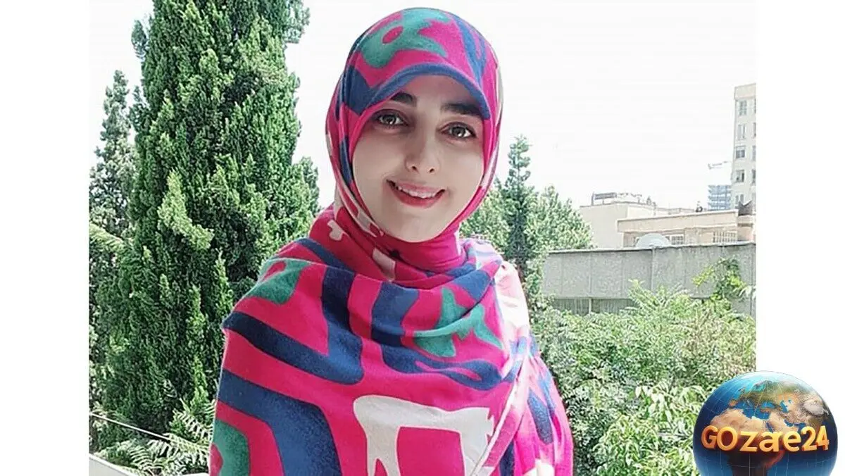 تصویر لوکس و دلباز آشپزخانه ستاره سادات قطبی با کابینت‌های سفید و سینک پر از ظروف + عکس