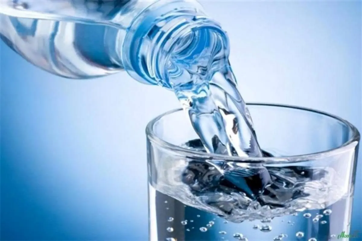 تعبیر خواب آب خوردن: از نگاه سنتی تا روانشناسی مدرن در ۷ روایت