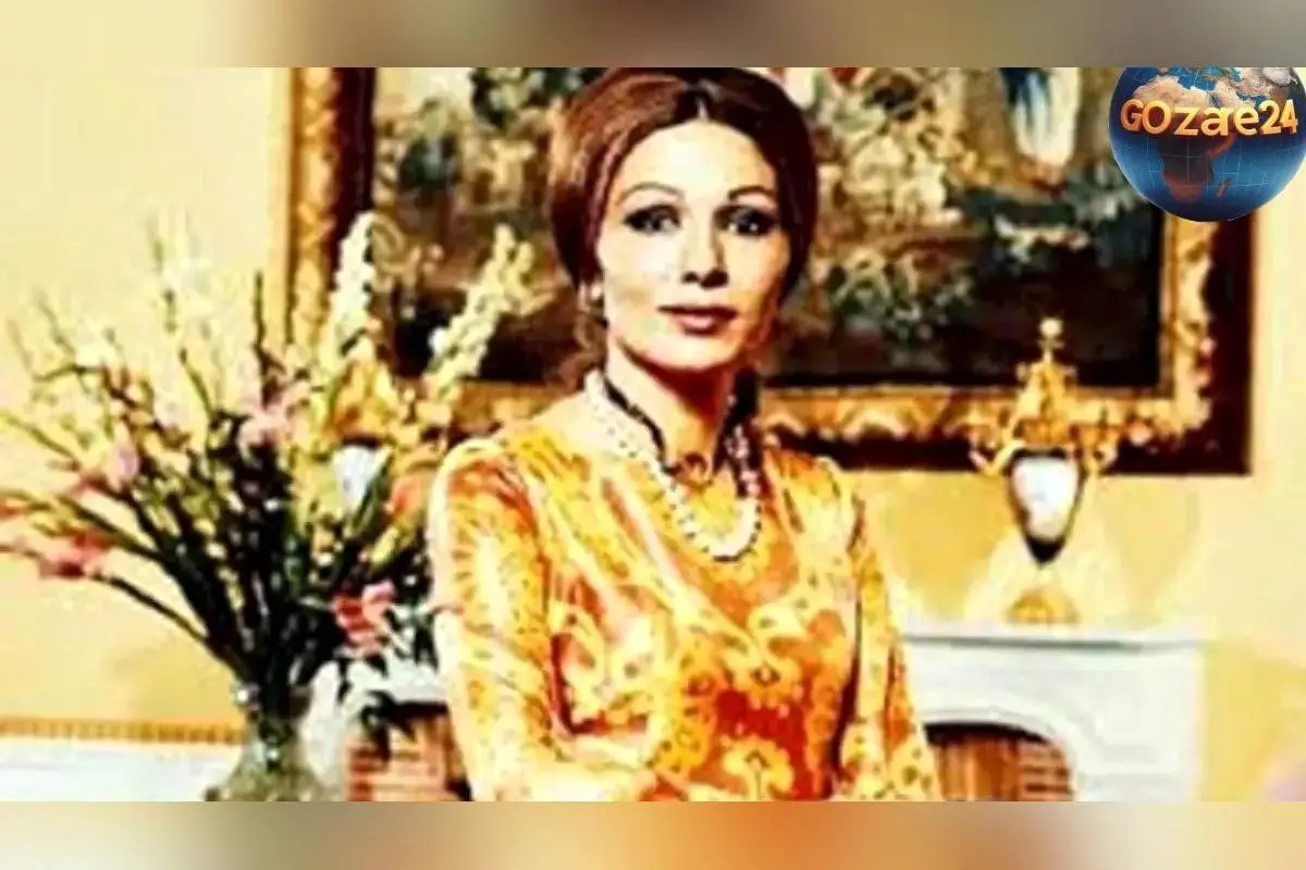 عکس قدیمی از دوران سلطنت پهلوی؛ لحظه‌ای از عصبانیت فرح دیبا و حرکت اعتراضی دستش