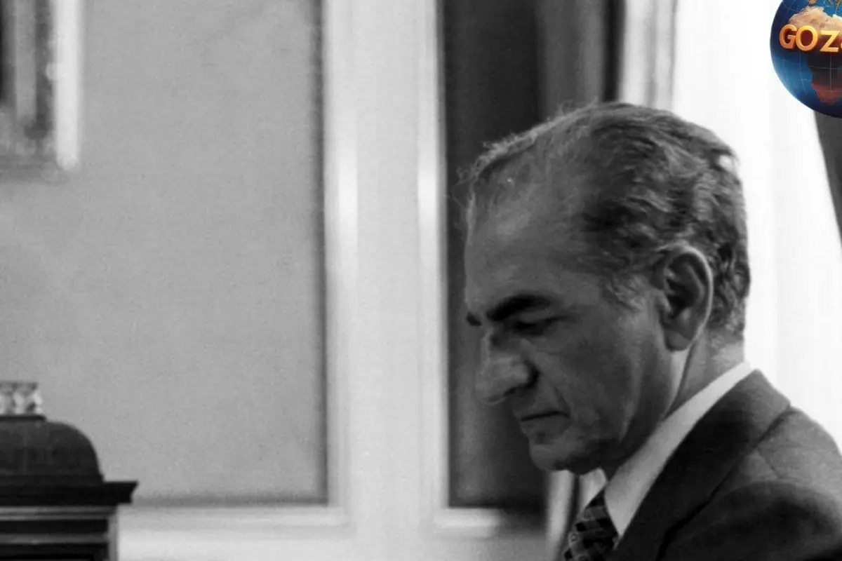 تصویر نادر و تاریخی از محمدرضا پهلوی و فرح در حرم امام رضا در سال ۱۳۵۷ | سفر در زمان به دوران پهلوی