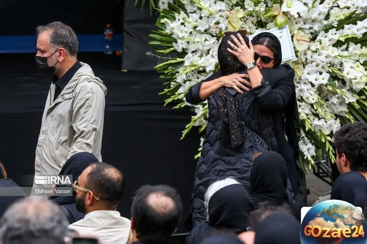 تصاویر دیده‌نشده از هنرمندان بر سر مزار آتیلا پسیانی | استایل متفاوت صابر ابر و چهره‌های غم‌زده بازیگران سرشناس