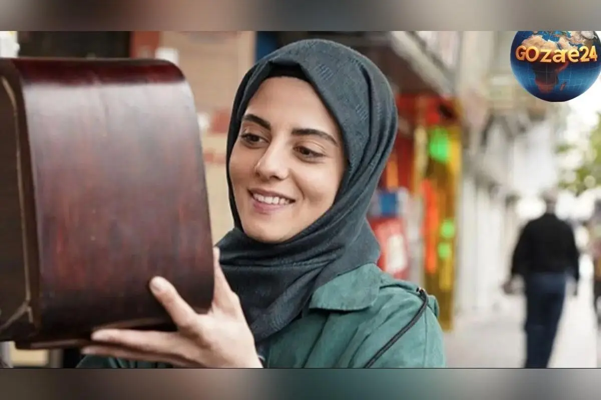 استایل پاییزی مهسا طهماسبی با الهام از شب یلدا در پشت صحنه نمایش «باران اسیدی» توجه‌ها را جلب کرد
