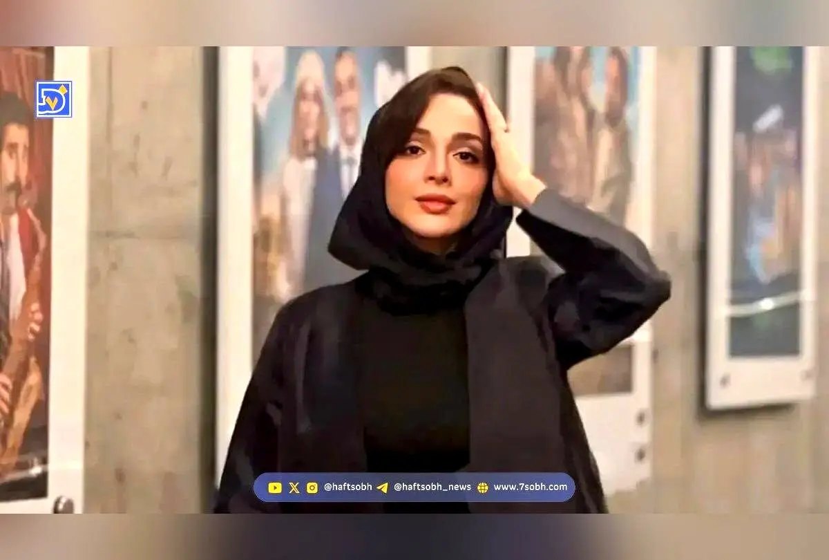 عکس روز: سلفی لاکچری المیرا دهقانی با آیفون ۱۷ در پشت صحنه نمایش و نقش‌آفرینی در سریال بامداد خمار