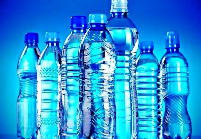 تعبیر خواب آب معدنی: از نگاه سنتی تا روان‌شناسی مدرن در ۷ روایت