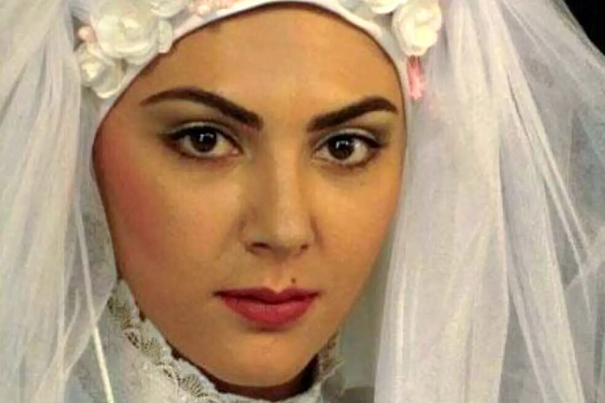 عکس آتلیه‌ای لاله اسکندری در مراسم عروسی با ژست دهه هفتادی + تصاویر جدید و دیدنی