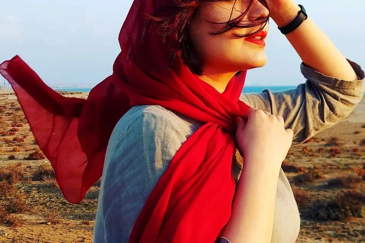 سانیا سالاری با استایل ساده و شیک در جدیدترین تصویر اینستاگرامش | بازیگر بوشهری در عرصه هنر