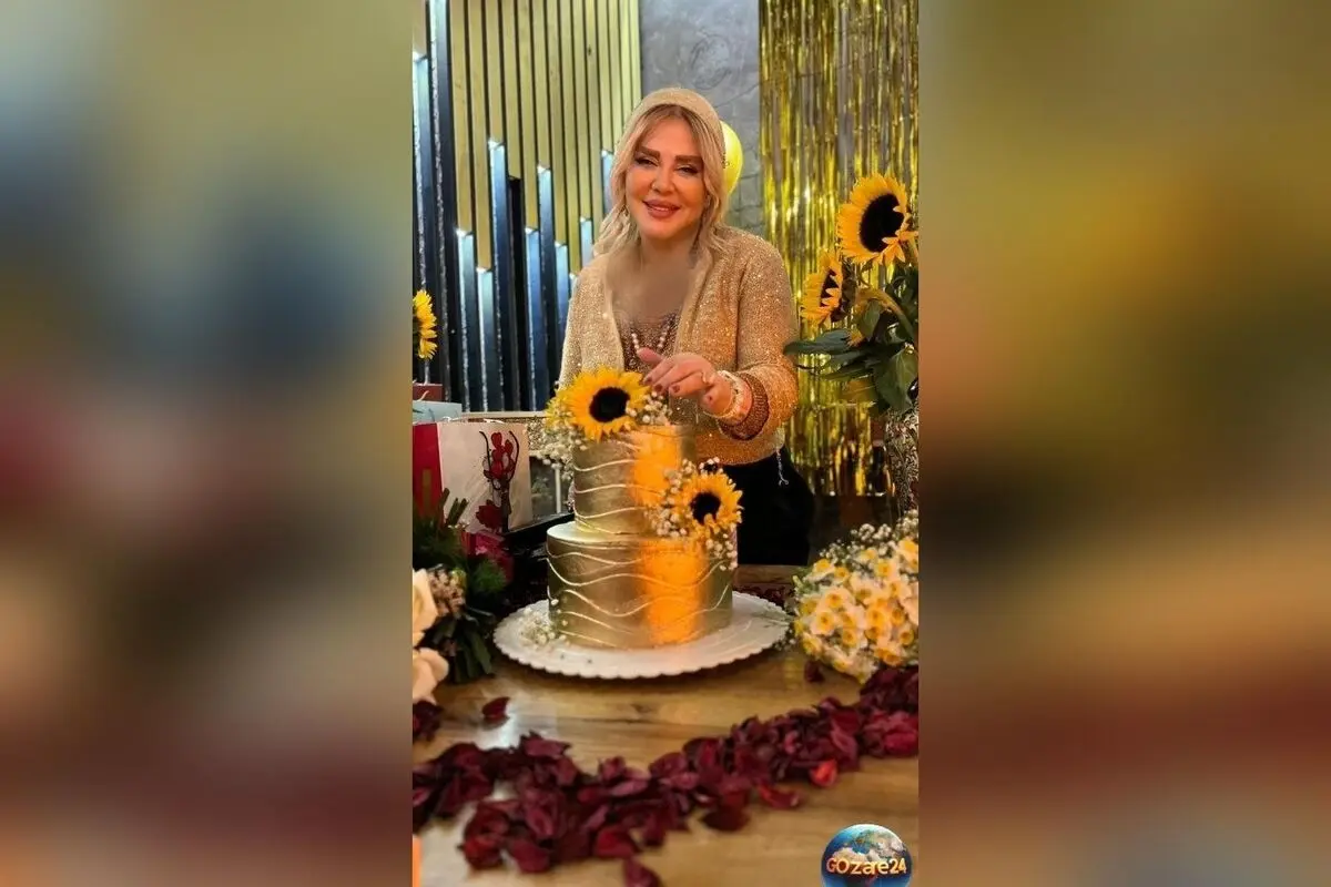 بهاره رهنما در جشن تولد ۵۱ سالگی با کیک گل برجسته و حضور مادر در شب خاص، تصاویر و ویدئوهای جذاب