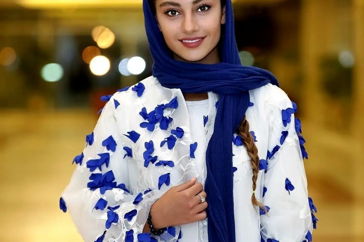 استایل شاعرانه و الهام‌گرفته از هنر ایرانی در لباس ترلان پروانه