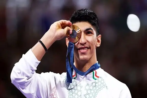 آرین سلیمی در لباس کردی زیبا و برادر کوچکش، طلای المپیک پاریس، و پهلوان کرمانشاهی، افتخار ایرانی را جهانی کرد! +عکس