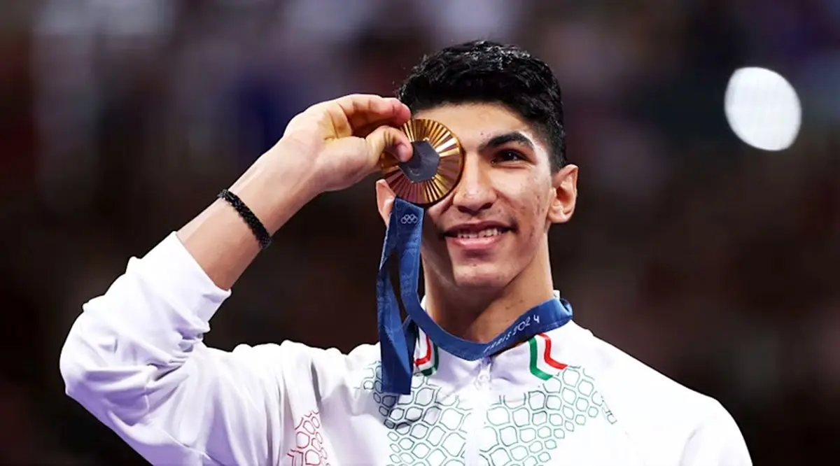 آرین سلیمی در لباس کردی زیبا و برادر کوچکش، طلای المپیک پاریس، و پهلوان کرمانشاهی، افتخار ایرانی را جهانی کرد! +عکس