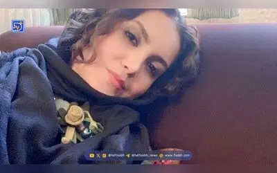 خانه لوکس و مدرن سامیه لک با منظره جنگلی و دکوراسیون مونوکروم| الهام‌بخش طراحی داخلی دوبلکس بازیگر سریال آنام