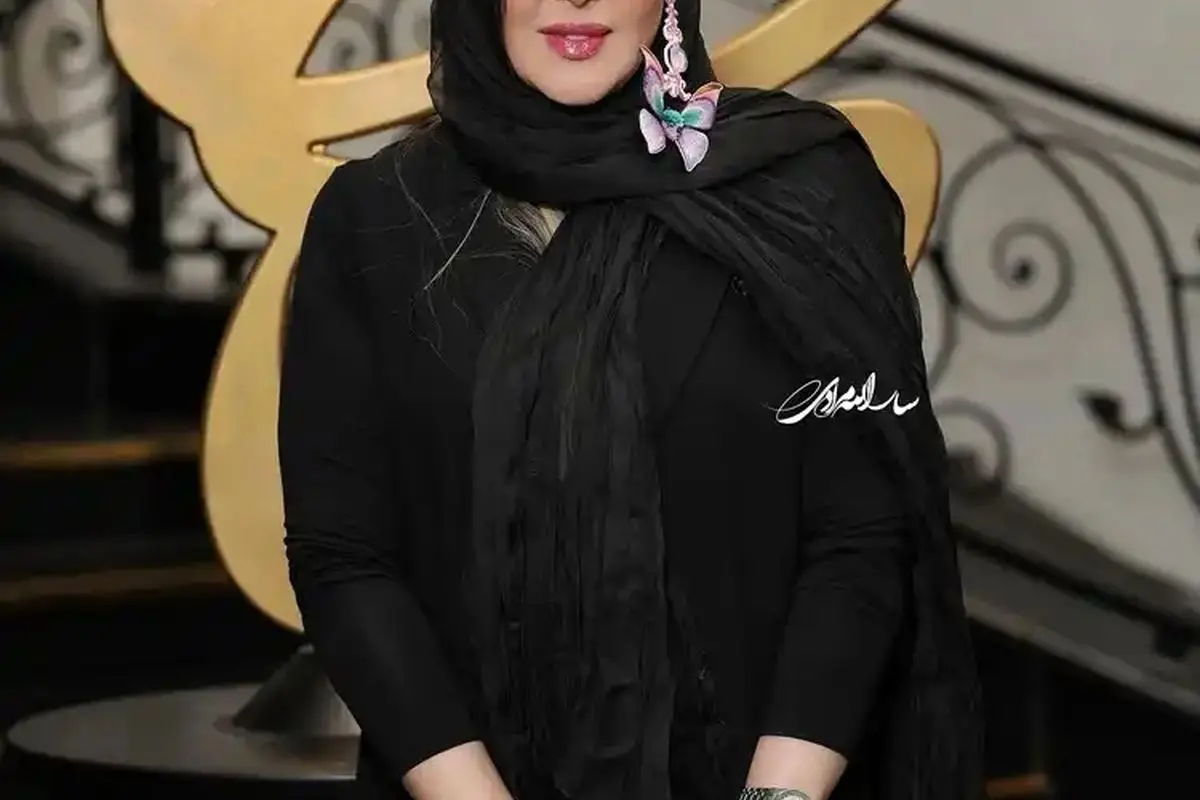 سارا منجزی پور، بازیگر و همسر محمد علیزاده، با مانتو کتی شیک و اسپرت در اینستاگرام ظاهر شد
