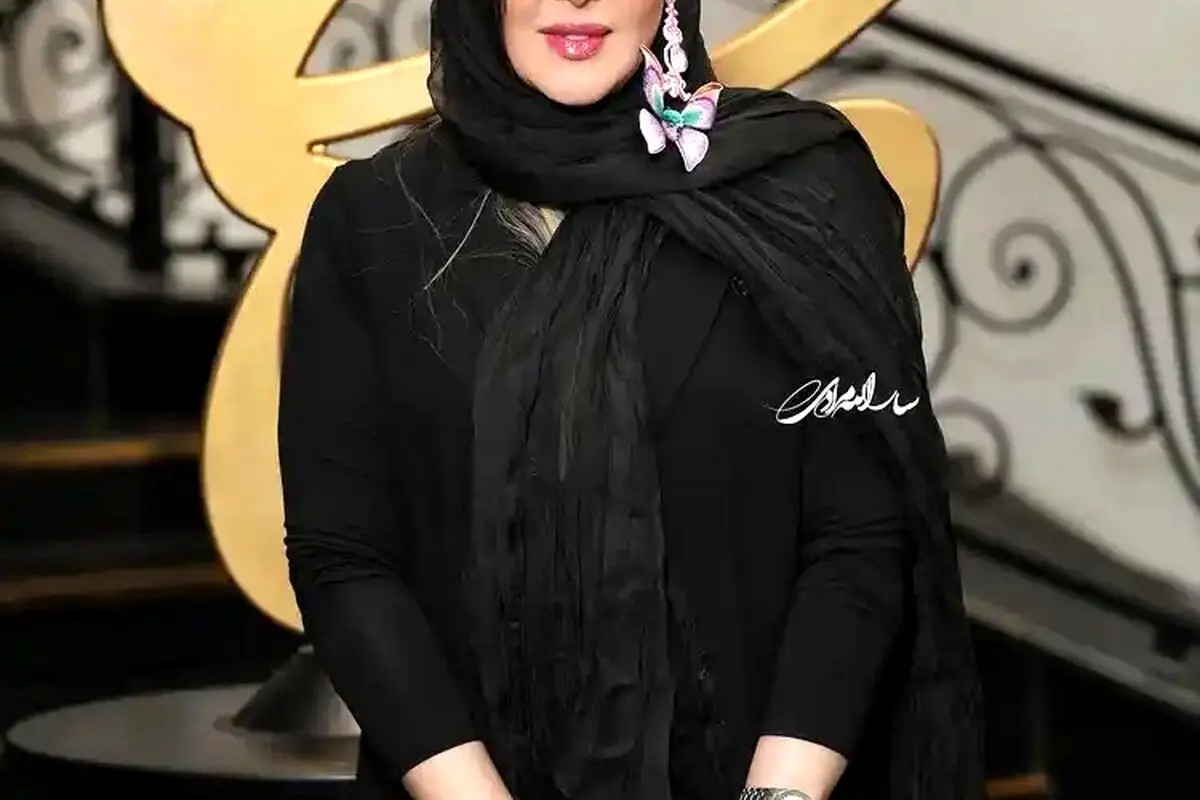 سارا منجزی پور، بازیگر و همسر محمد علیزاده، با مانتو کتی شیک و اسپرت در اینستاگرام ظاهر شد