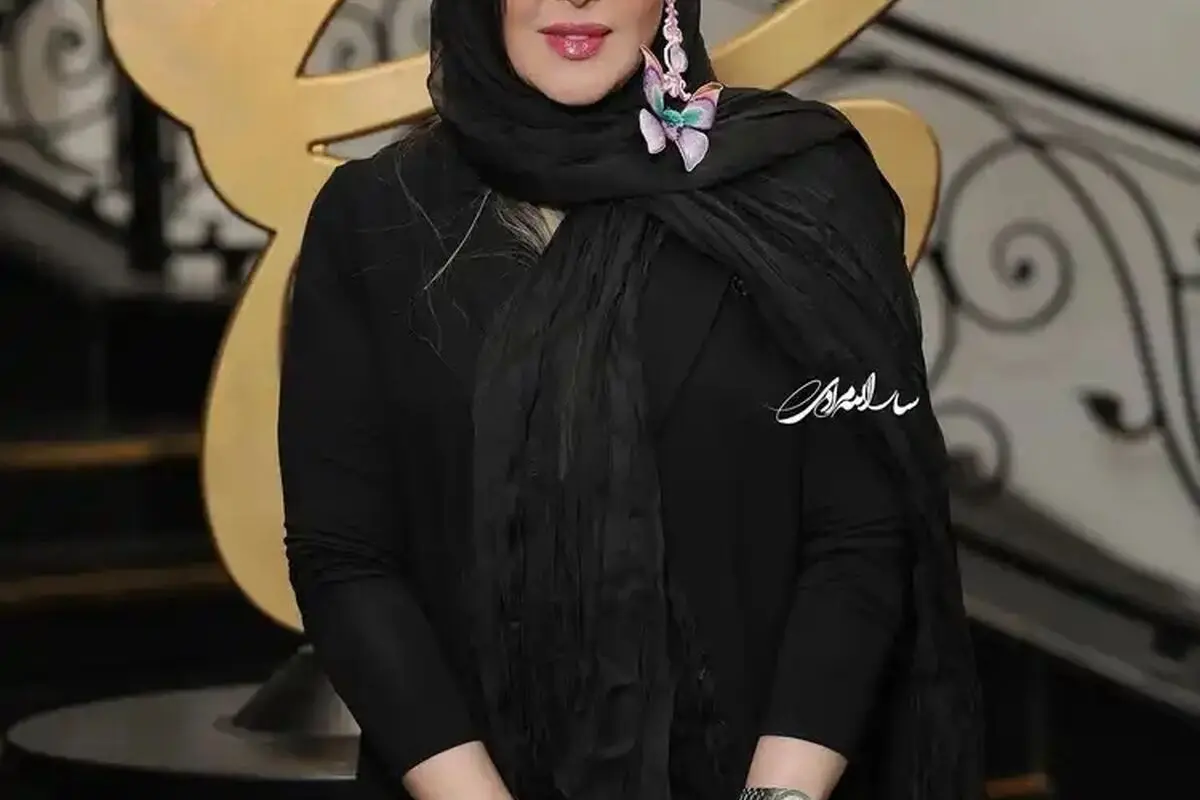 سارا منجزی پور، بازیگر و همسر محمد علیزاده، با مانتو کتی شیک و اسپرت در اینستاگرام ظاهر شد