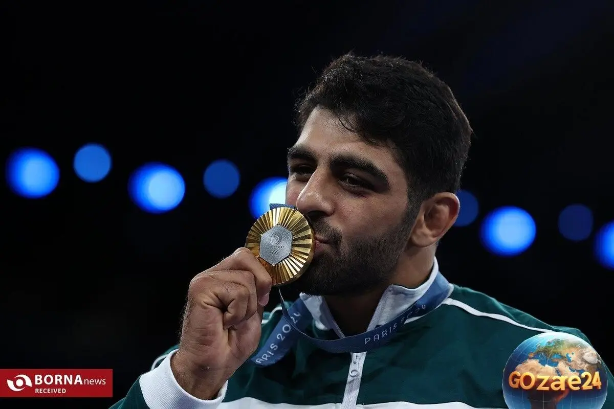 محمدهادی ساروی قهرمان المپیک ۲۰۲۴ در کشتی فرنگی در کنار خانواده در تالار عروسی!