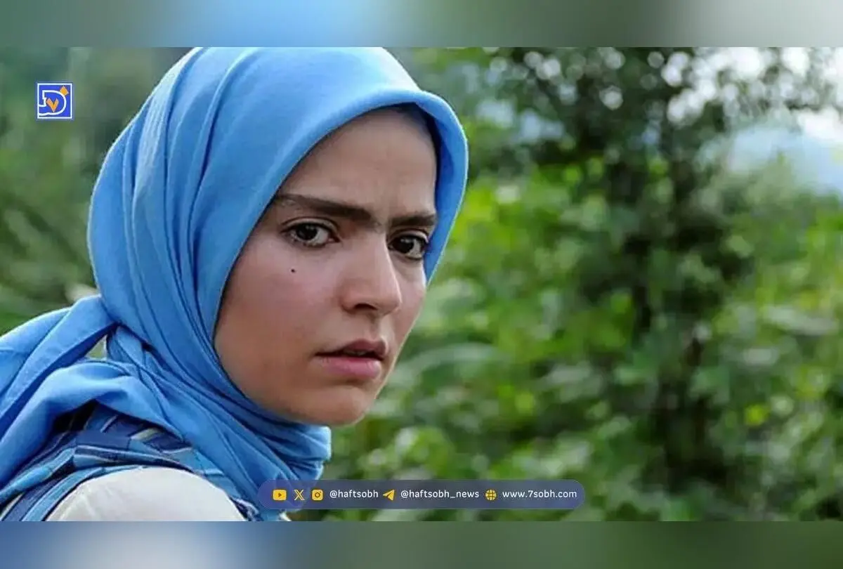 دکوراسیون لوکس و مدرن منزل سپیده خداوردی؛ طراحی شاهانه با عناصر مجلل و گیاهان سبز
