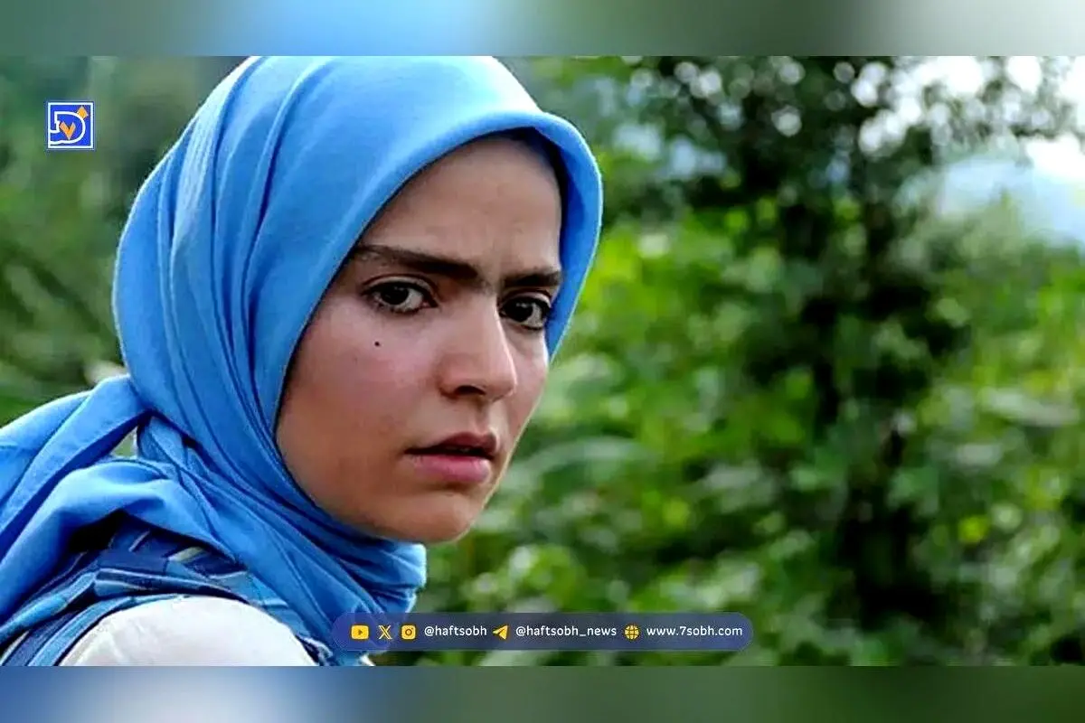 دکوراسیون لوکس و مدرن منزل سپیده خداوردی؛ طراحی شاهانه با عناصر مجلل و گیاهان سبز