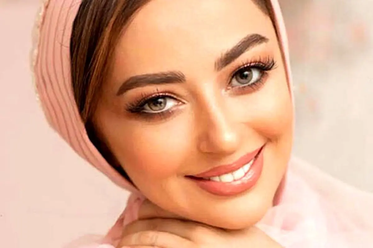 نفیسه روشن در سفر به چین با استایل خاص و عکس‌های دیدنی با آدم فضایی‌ها توجه‌ها را جلب کرد