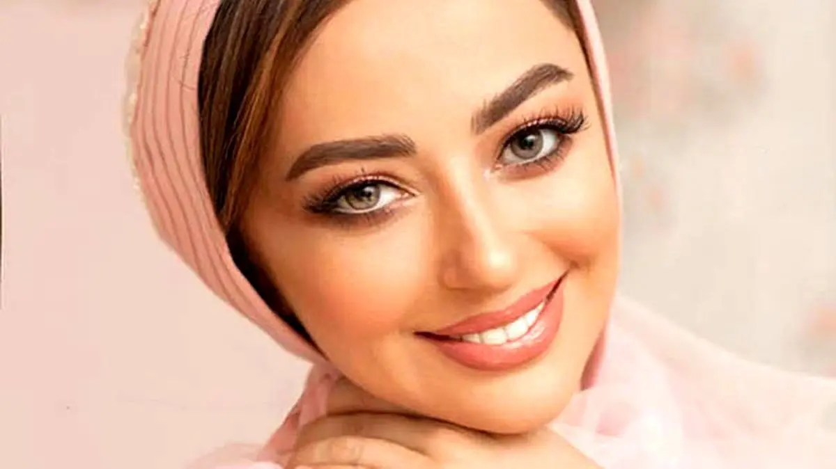 نفیسه روشن در سفر به چین با استایل خاص و عکس‌های دیدنی با آدم فضایی‌ها توجه‌ها را جلب کرد