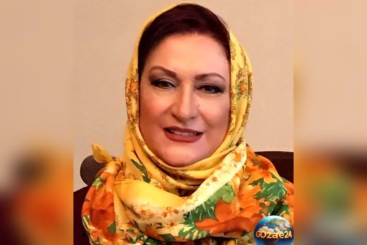 استایل خاص و بی‌نظیر مریم امیرجلالی در مهمانی با رنگ سفید و روسری گل‌گلی | عکس و نکات استایلی