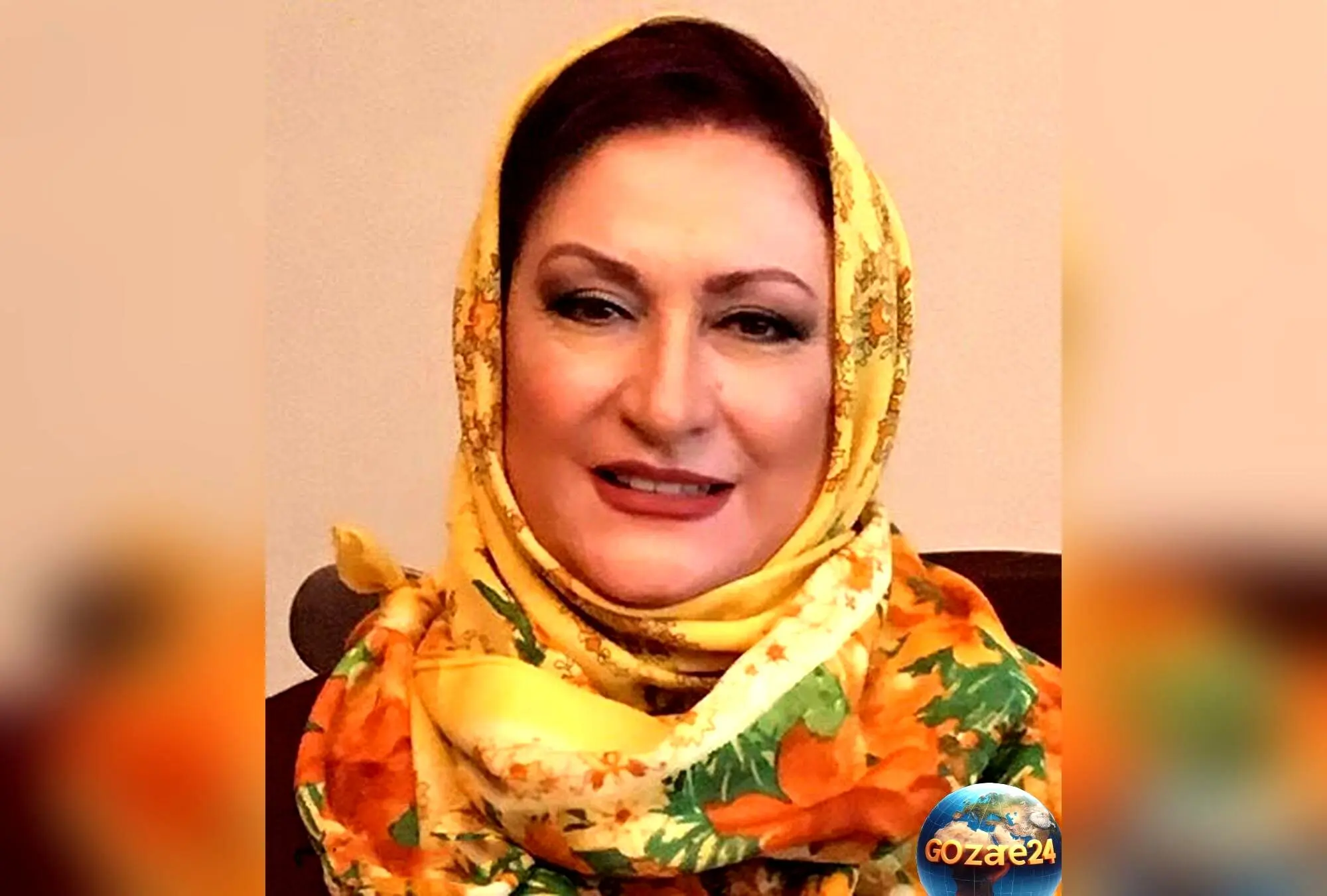 استایل خاص و بی‌نظیر مریم امیرجلالی در مهمانی با رنگ سفید و روسری گل‌گلی | عکس و نکات استایلی