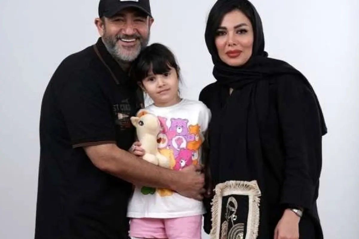 تصاویر دیدنی از سینهزنی مهران غفوریان و دخترش در هیئت محرم