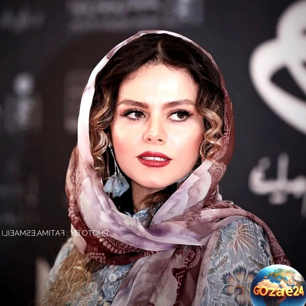 عکس عاشقانه غزال نظر با گل رز سرخ در باغچه و حیاطی که بوی خاطرات کودکی و خانه مادربزرگ‌ها را می‌دهد