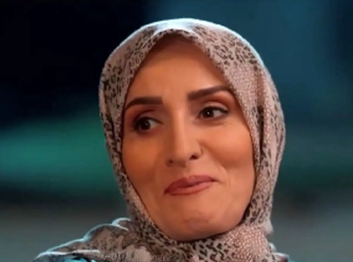 دکوراسیون منزل شاهانه آتیه جاوید با ترکیب رنگ‌های خنثی و عناصر طبیعی | طراحی مدرن و گرم خانه در «پایتخت»
