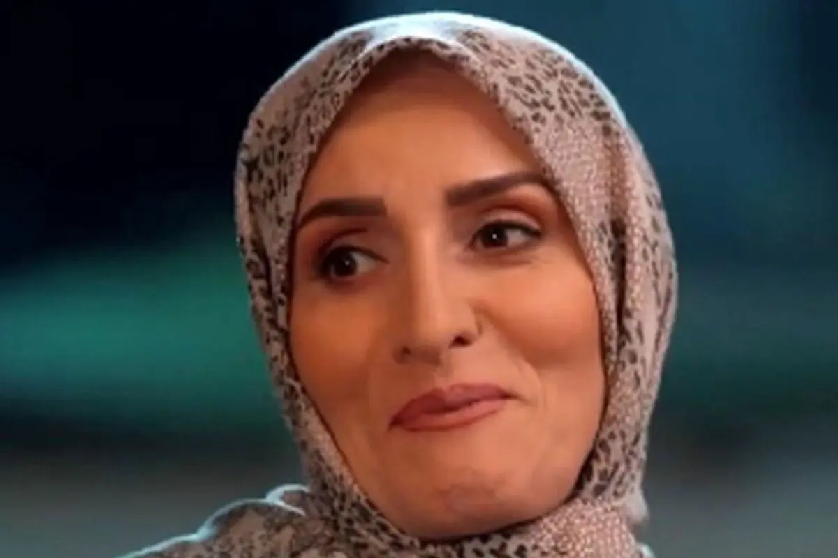 دکوراسیون منزل شاهانه آتیه جاوید با ترکیب رنگ‌های خنثی و عناصر طبیعی | طراحی مدرن و گرم خانه در «پایتخت»
