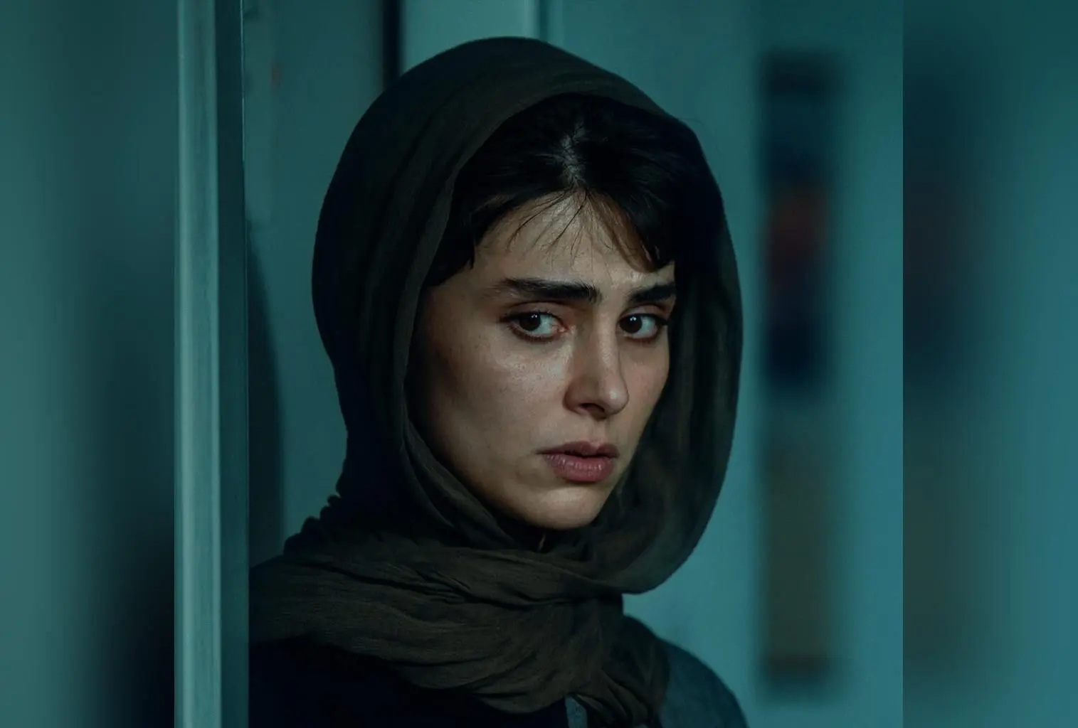 آشپزخانه چوبی و سبز در سریال آبان؛ نماد عشق و خاطرات دلنشین خانواده