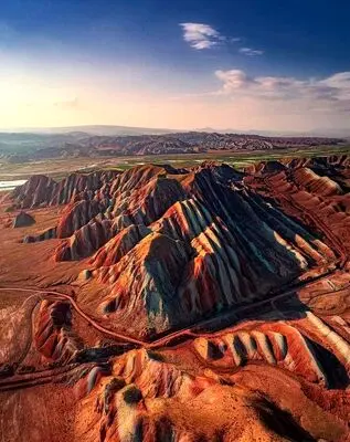 کوه‌های رنگین‌کمان ایران: آلا داغلار، جلوه‌ای از هنر طبیعت + فیلم